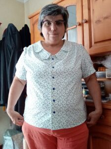 Chemisier fleuri, au design un peu vintage